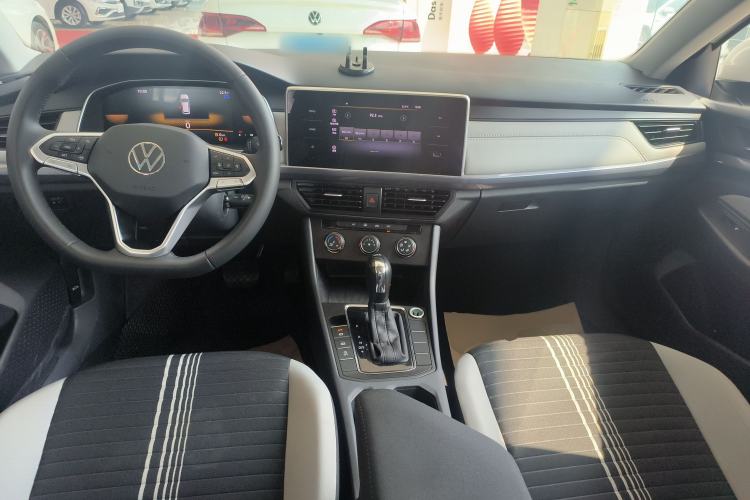 Used Volkswagen Bora 2024 200TSI DSG Comfort Edition Center Console
