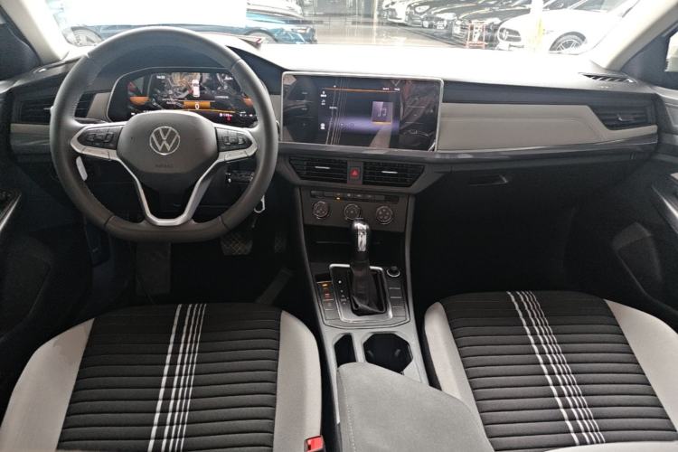 Used Volkswagen Bora 2024 200TSI DSG Comfort Edition Center Console