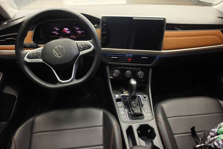 Used Volkswagen Bora 2024 200TSI DSG EnjoyDrive PRO Edition Center Console