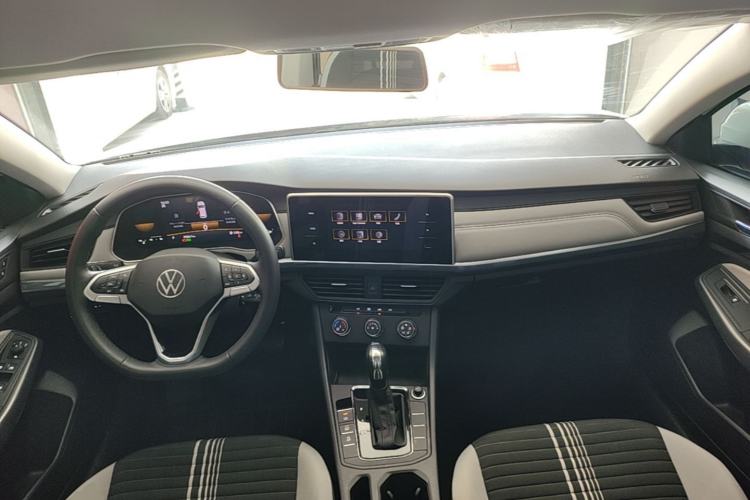 Used Volkswagen Bora 2024 200TSI DSG Comfort Edition Center Console