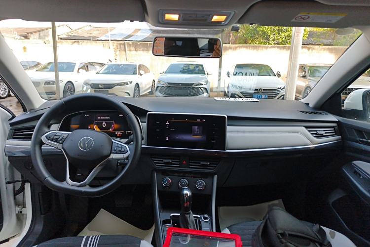 Used Volkswagen Bora 2024 200TSI DSG Comfort Edition Center Console