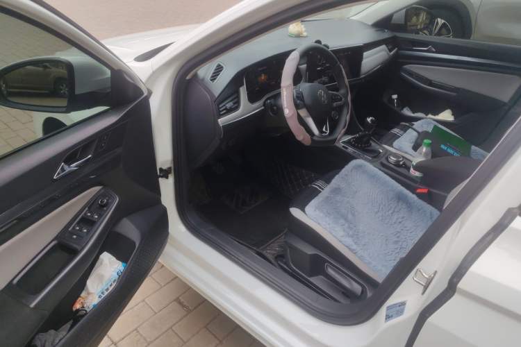 Used Volkswagen Bora 2024 200TSI Manual Comfort Edition Driver Seat