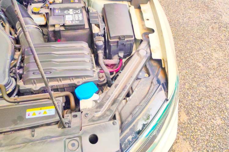Used Volkswagen Bora 2024 300TSI DSG Prestige Edition Engine Bay Left