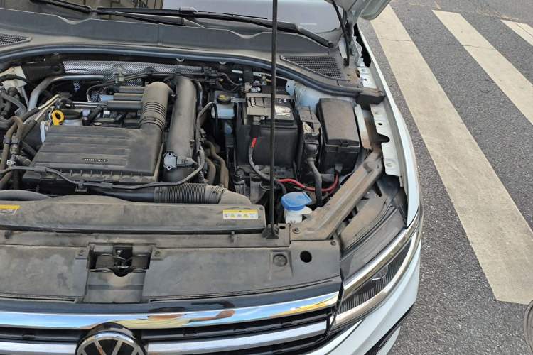 Used Volkswagen Bora 2024 280TSI DSG Comfort Edition Engine Bay Left