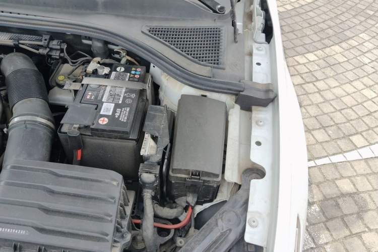 Used Volkswagen Bora 2024 300TSI DSG Prestige Edition Engine Bay Left