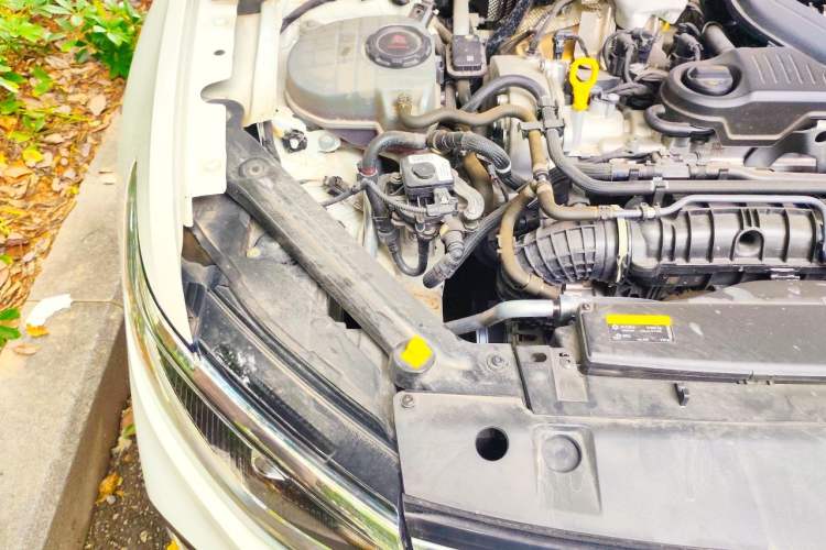 Used Volkswagen Bora 2024 300TSI DSG Prestige Edition Engine Bay Right
