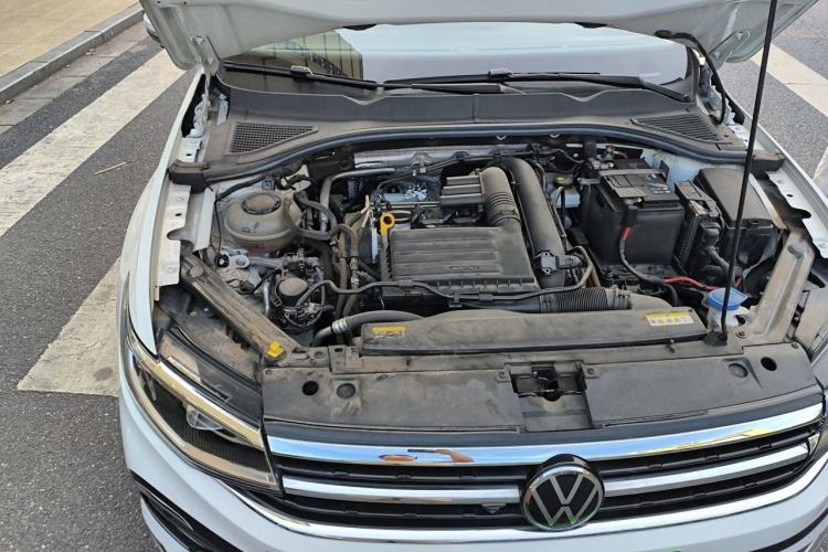 Used Volkswagen Bora 2024 280TSI DSG Comfort Edition Engine Bay Right