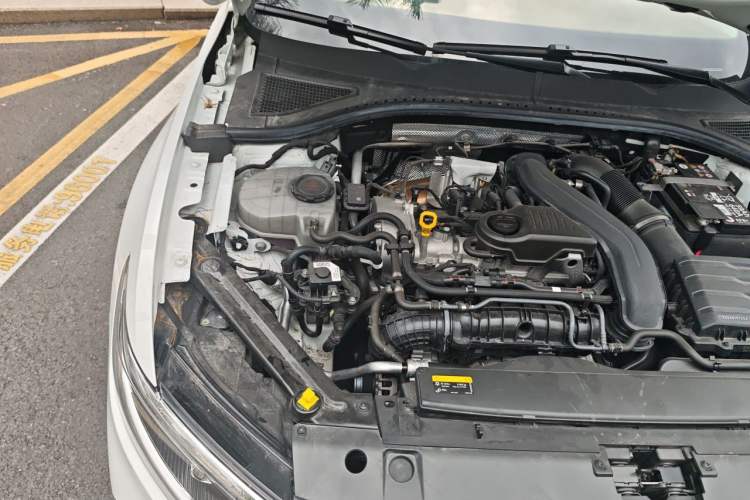 Used Volkswagen Bora 2024 300TSI DSG Prestige Edition Engine Bay Right