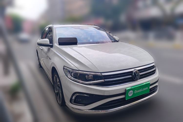 Used Volkswagen Bora 2024 300TSI DSG Prestige Edition Front Right 45 Deg