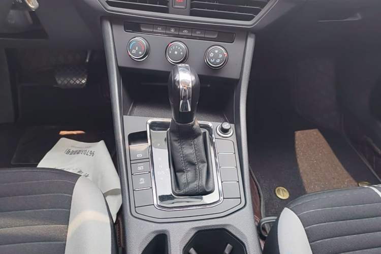 Used Volkswagen Bora 2024 200TSI DSG Comfort Edition Gear Lever