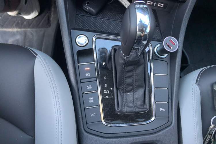 Used Volkswagen Bora 2024 300TSI DSG Prestige Edition Gear Lever
