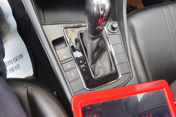 Used Volkswagen Bora 2024 200TSI DSG Comfort Edition Gear Lever