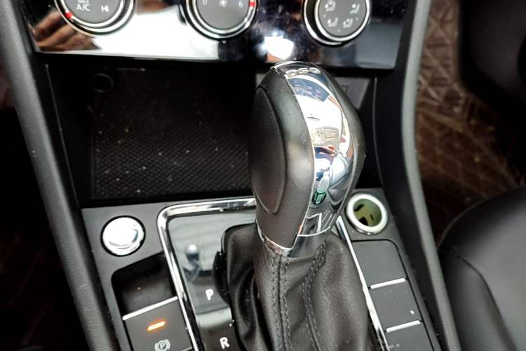 Used Volkswagen Bora 2024 200TSI DSG Smart Drive Edition Gear Lever