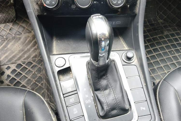 Used Volkswagen Bora 2024 280TSI DSG Comfort Edition Gear Lever