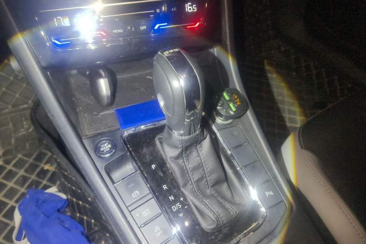 Used Volkswagen Bora 2024 300TSI DSG Prestige Edition Gear Lever