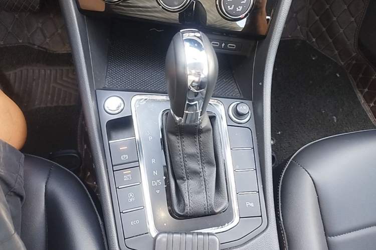 Used Volkswagen Bora 2024 280TSI DSG Comfort Edition Gear Lever