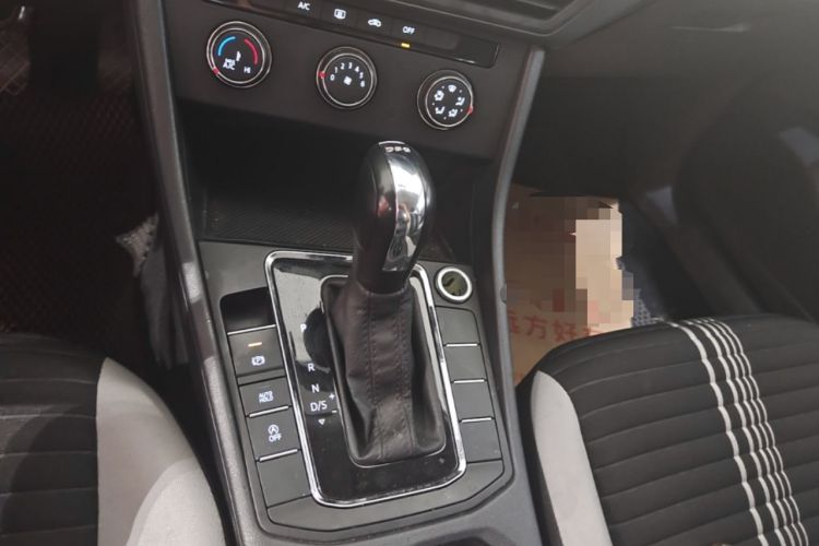 Used Volkswagen Bora 2024 200TSI DSG Comfort Edition Gear Lever