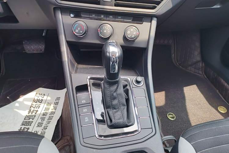 Used Volkswagen Bora 2024 200TSI DSG Comfort Edition Gear Lever