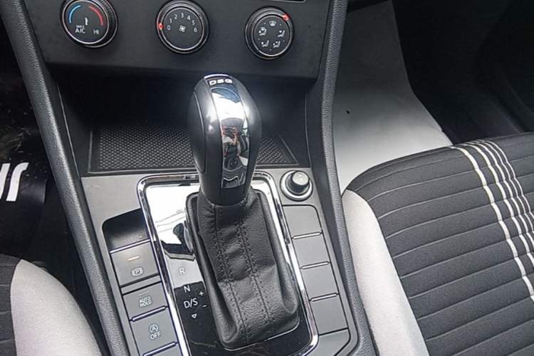 Used Volkswagen Bora 2024 200TSI DSG Comfort Edition Gear Lever