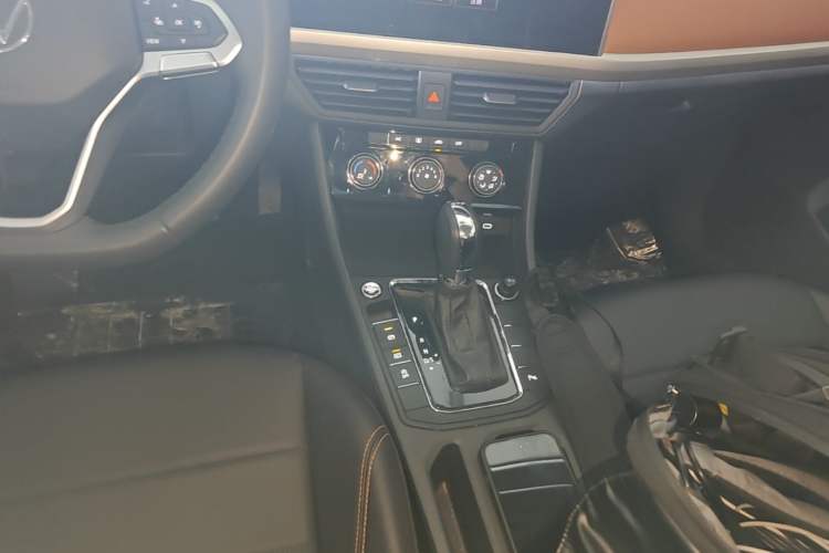 Used Volkswagen Bora 2024 200TSI DSG EnjoyDrive PRO Edition Gear Lever