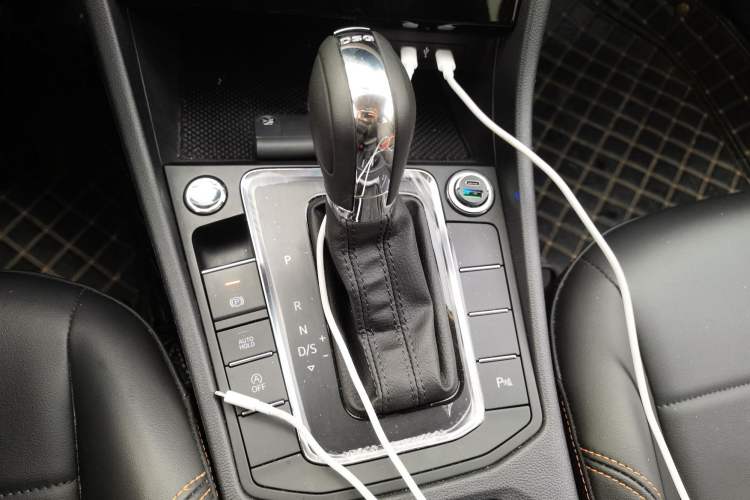 Used Volkswagen Bora 2024 200TSI DSG Smart Drive Edition Gear Lever