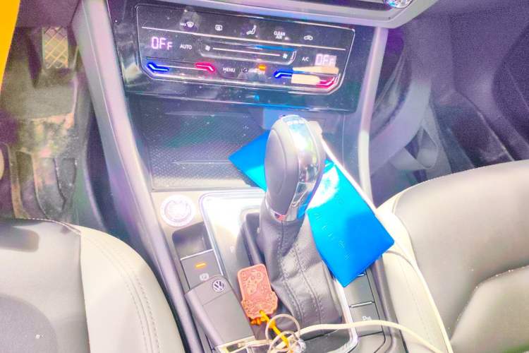 Used Volkswagen Bora 2024 300TSI DSG Prestige Edition Gear Lever