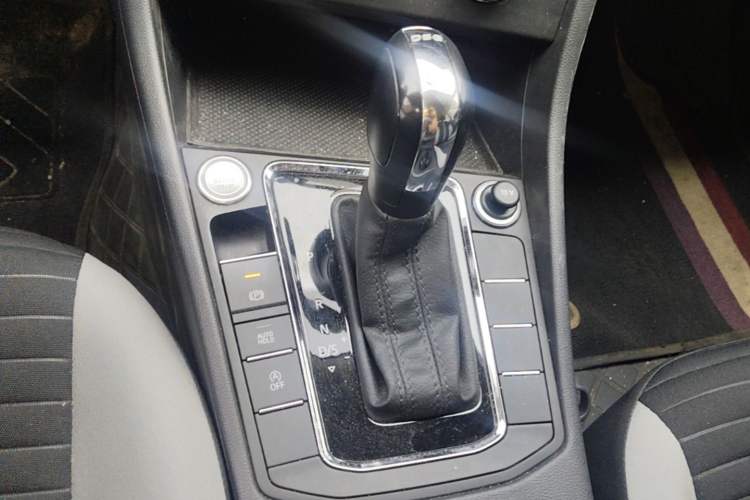 Used Volkswagen Bora 2024 200TSI DSG Comfort Edition Gear Lever