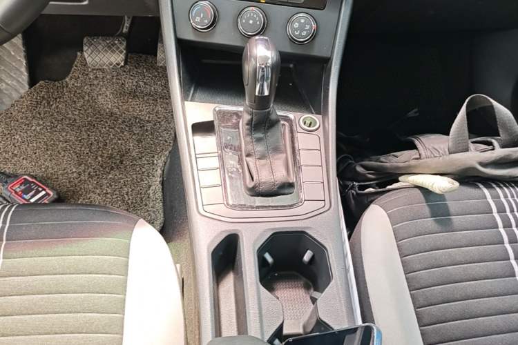 Used Volkswagen Bora 2024 200TSI DSG Comfort Edition Gear Lever