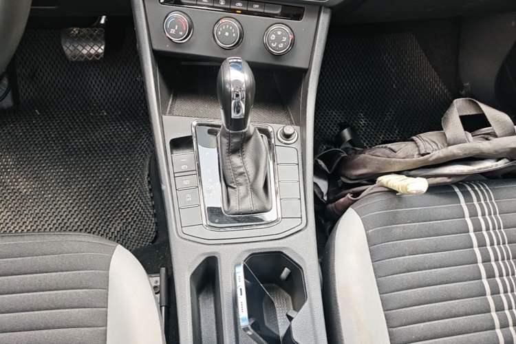 Used Volkswagen Bora 2024 200TSI DSG Comfort Edition Gear Lever