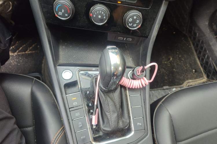 Used Volkswagen Bora 2024 280TSI DSG Comfort Edition Gear Lever