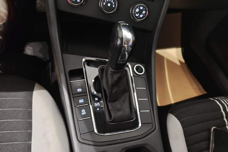 Used Volkswagen Bora 2024 200TSI DSG Comfort Edition Gear Lever