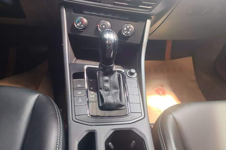 Used Volkswagen Bora 2024 200TSI DSG Comfort Edition Gear Lever