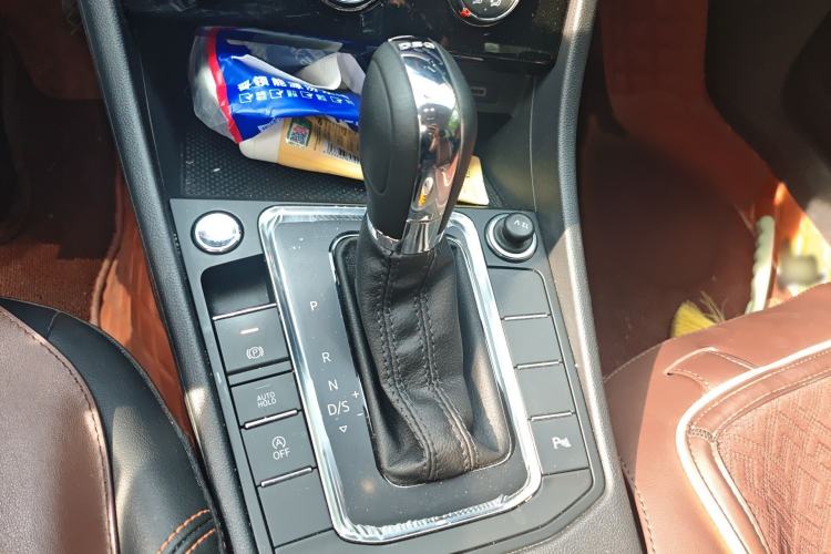 Used Volkswagen Bora 2024 200TSI DSG EnjoyDrive PRO Edition Gear Lever