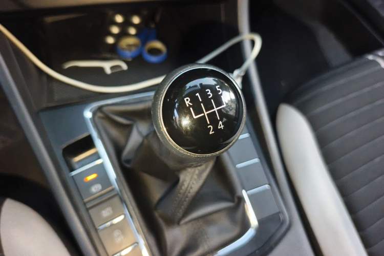 Used Volkswagen Bora 2024 200TSI Manual Comfort Edition Gear Lever