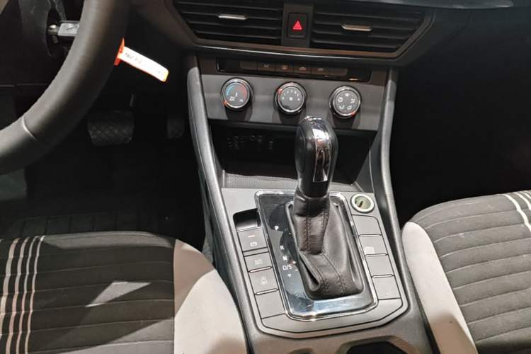 Used Volkswagen Bora 2024 200TSI DSG Comfort Edition Gear Lever