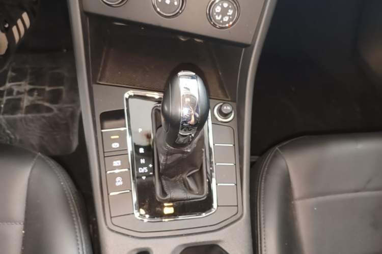 Used Volkswagen Bora 2024 200TSI DSG Comfort Edition Gear Lever