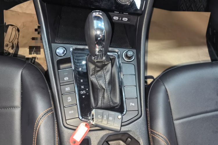 Used Volkswagen Bora 2024 280TSI DSG Comfort Edition Gear Lever