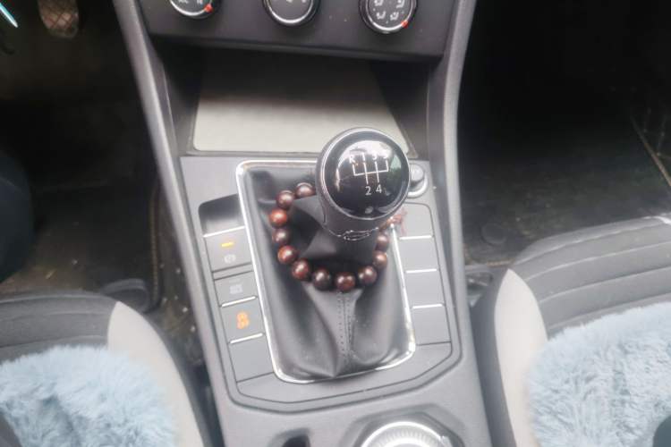 Used Volkswagen Bora 2024 200TSI Manual Comfort Edition Gear Lever