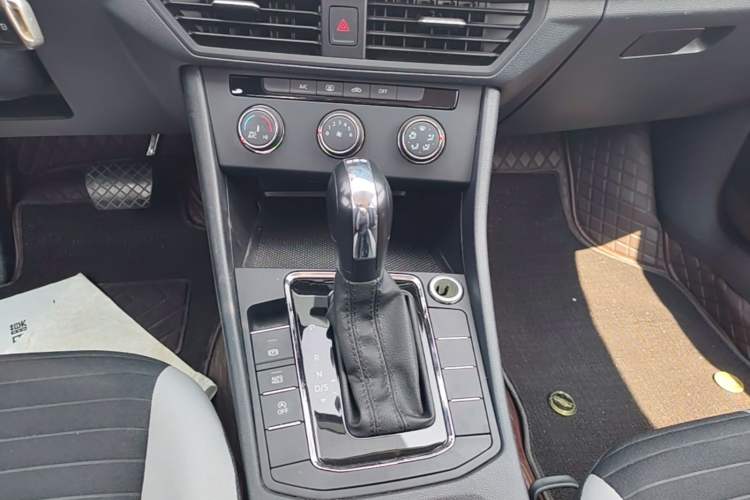 Used Volkswagen Bora 2024 200TSI DSG Comfort Edition Gear Lever