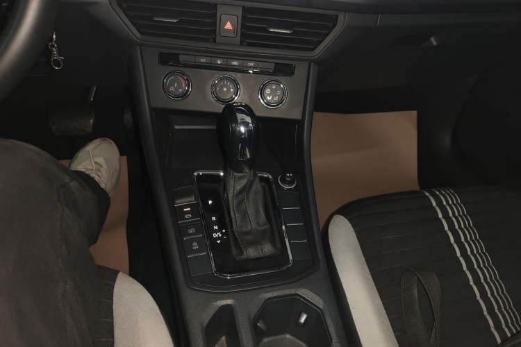 Used Volkswagen Bora 2024 200TSI DSG Comfort Edition Gear Lever