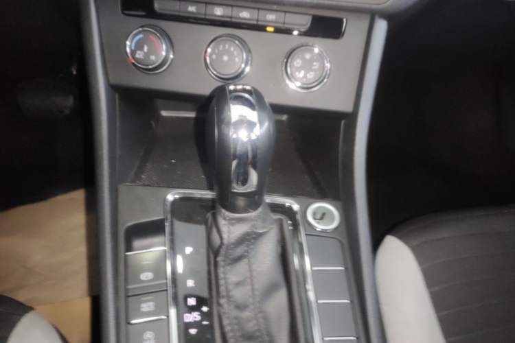 Used Volkswagen Bora 2024 200TSI DSG Comfort Edition Gear Lever