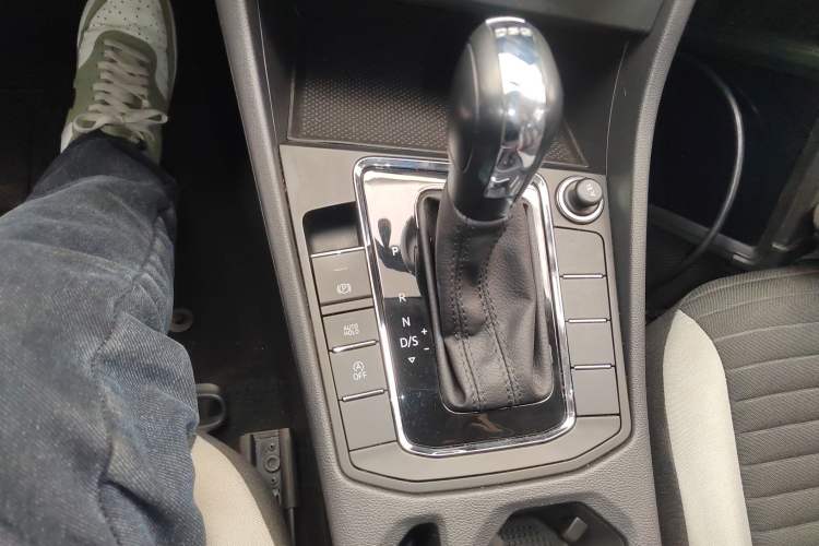 Used Volkswagen Bora 2024 200TSI DSG Comfort Edition Gear Lever