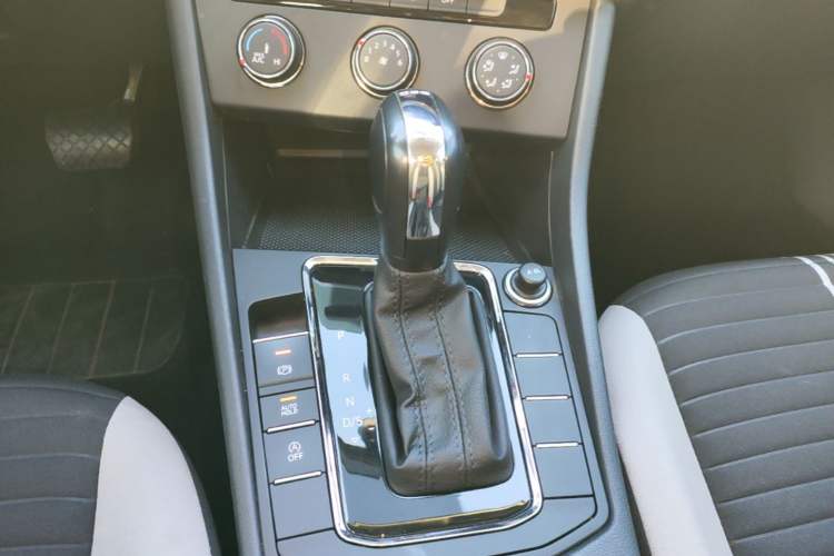 Used Volkswagen Bora 2024 200TSI DSG Comfort Edition Gear Lever