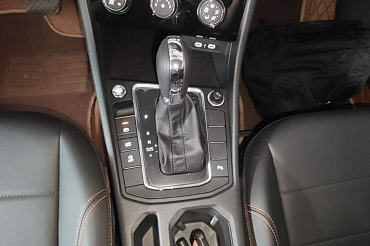 Used Volkswagen Bora 2024 200TSI DSG Joyful Drive Edition Gear Lever