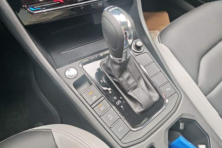 Used Volkswagen Bora 2024 300TSI DSG Prestige Edition Gear Lever