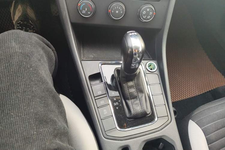 Used Volkswagen Bora 2024 200TSI DSG Comfort Edition Gear Lever