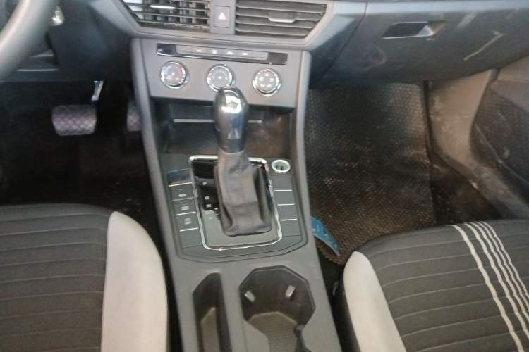 Used Volkswagen Bora 2024 200TSI DSG Comfort Edition Gear Lever