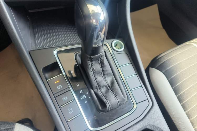 Used Volkswagen Bora 2024 200TSI DSG Comfort Edition Gear Lever