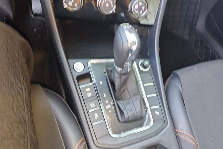 Used Volkswagen Bora 2024 200TSI DSG EnjoyDrive PRO Edition Gear Lever