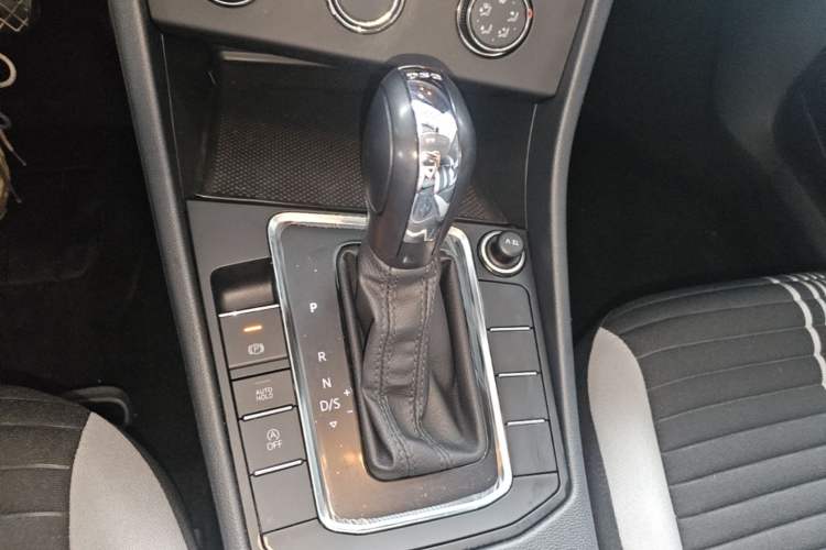 Used Volkswagen Bora 2024 200TSI DSG Comfort Edition Gear Lever